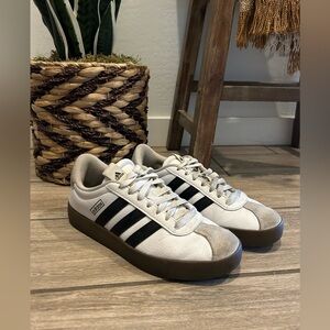 Adidas VL court 3.0 women’s 8